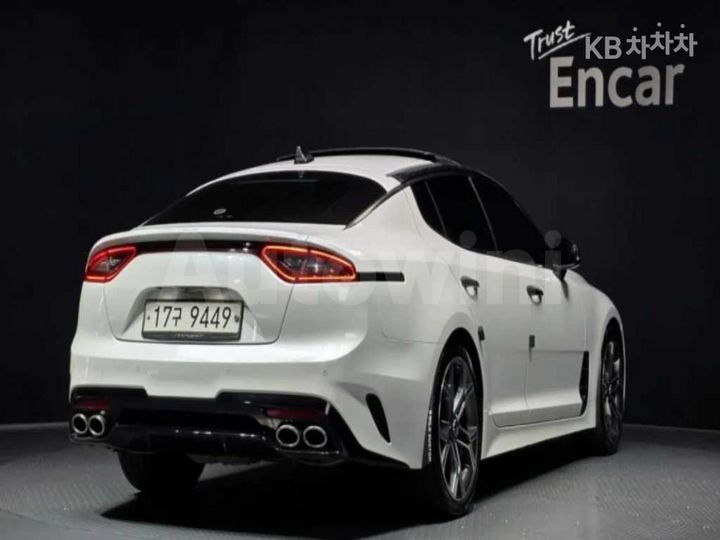 Kia Stinger 2018 KNAE751CDJS028217 — 2