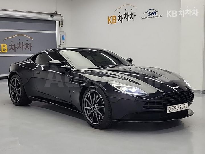 Aston Martin DB 11 2017 — 4