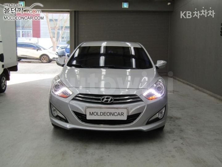 Hyundai i40 2012 KMHLB41UBCU013222 — 3