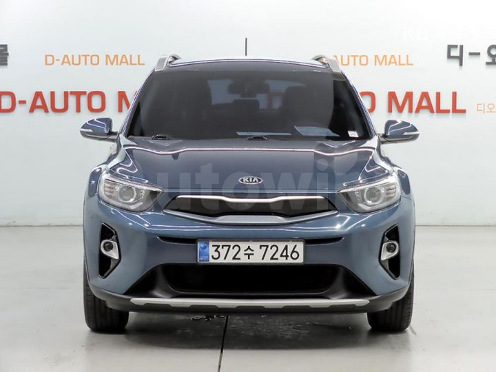 Kia Stonic 2018 KNAD6814BJS194395 — 2