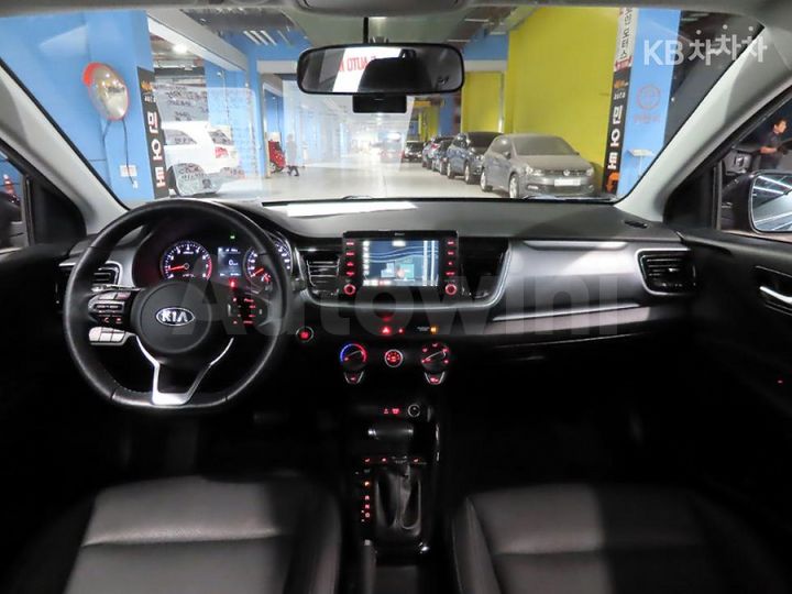 Kia Stonic 2018 KNAD6814BJS194395 — 5