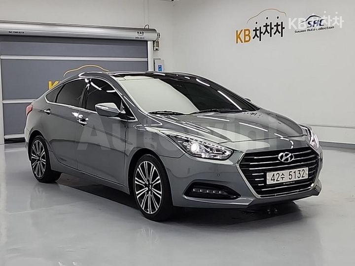 Hyundai i40 2016 KMHLB41UGGU077287 — 4