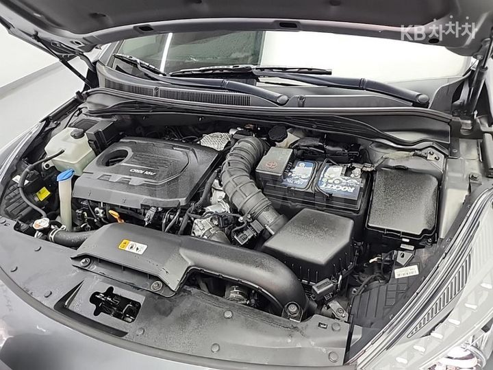 Hyundai i40 2016 KMHLB41UGGU077287 — 5