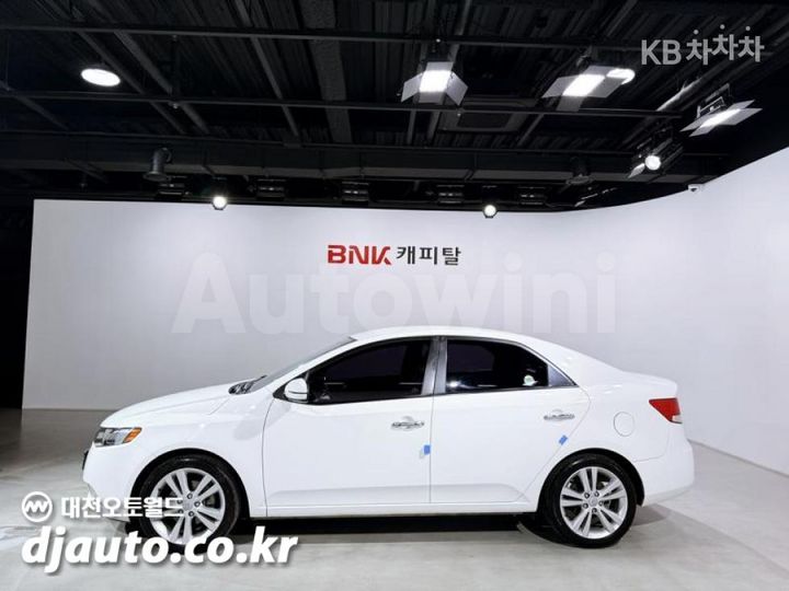 Kia Forte 2013 KNAFW415BDA688826 — 3