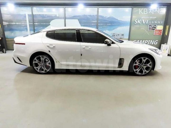 Kia Stinger 2019 KNAE751CBKS041461 — 3