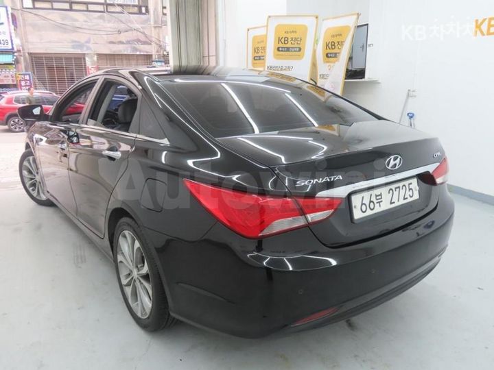 Hyundai Sonata 2014 KMHEC41ABEA587110 — 4