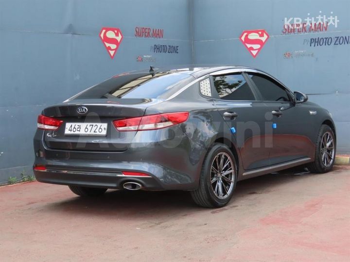 Kia K5 2017 KNAGS416BHA151938 — 3
