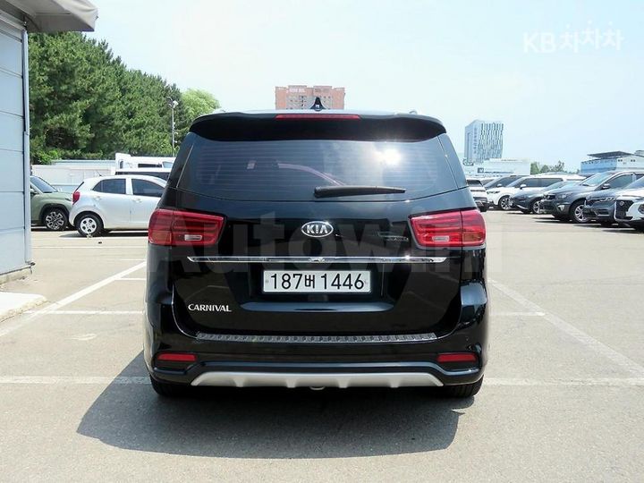 Kia Carnival 2019 KNAMC81ABKS485315 — 3