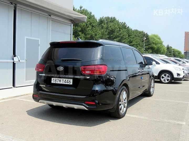 Kia Carnival 2019 KNAMC81ABKS485315 — 4