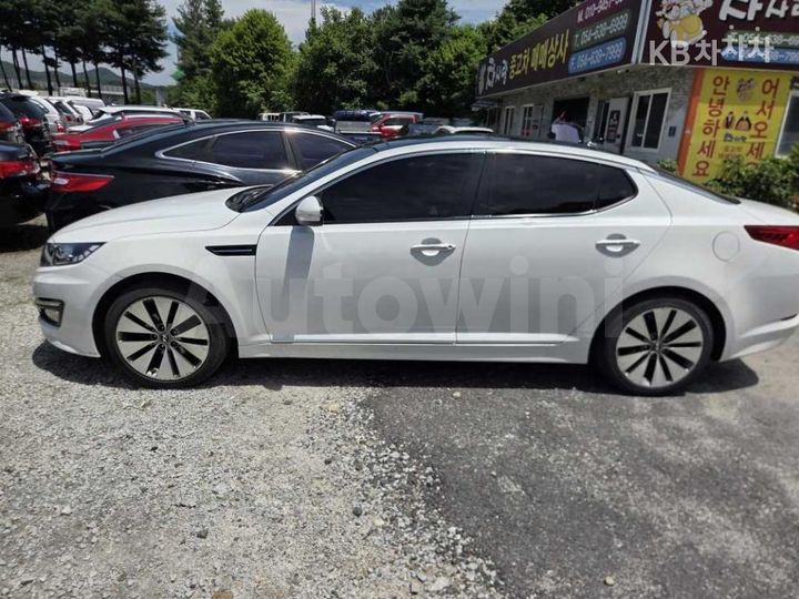 Kia K5 2012 KNAGN418BCA187407 — 2