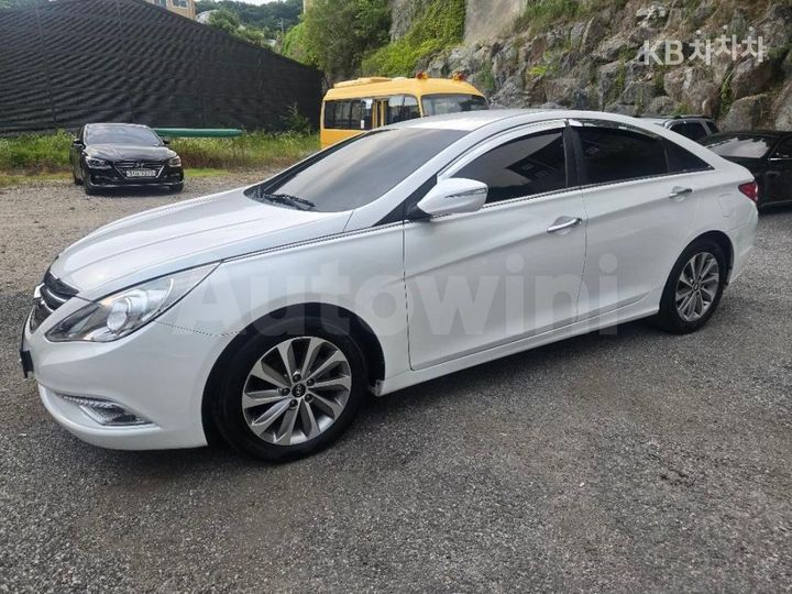 Hyundai Sonata 2013 KMHEC41ABDA512496 — 3
