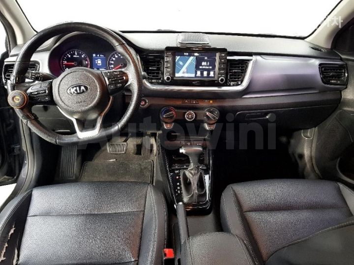 Kia Stonic 2018 KNADC815GJS074717 — 5