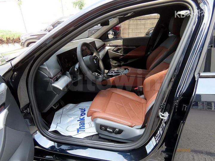 BMW 5 Series 2025 — 5