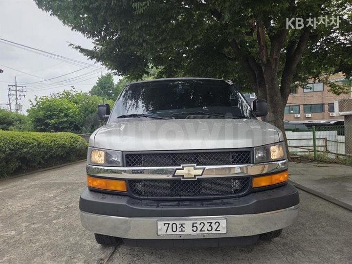 Chevrolet Express Van