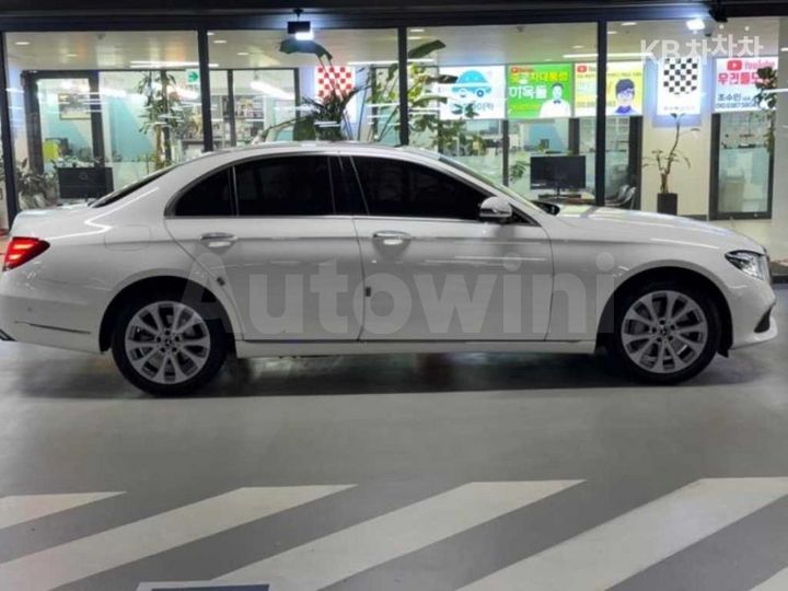 Mercedes Benz E Class 2019 — 3