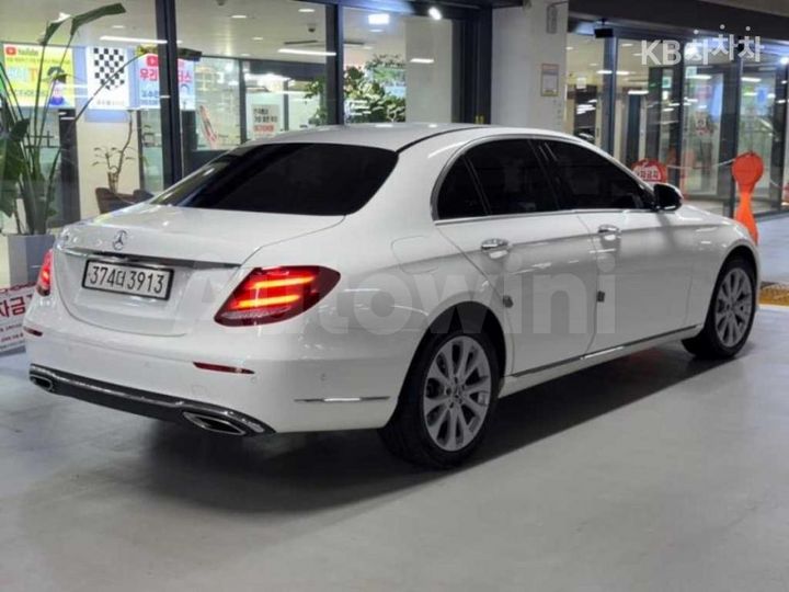 Mercedes Benz E Class 2019 — 4