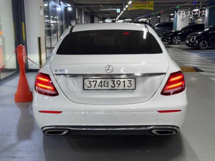 Mercedes Benz E Class 2019 — 5