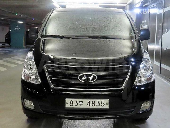Hyundai Starex 2017 — 2