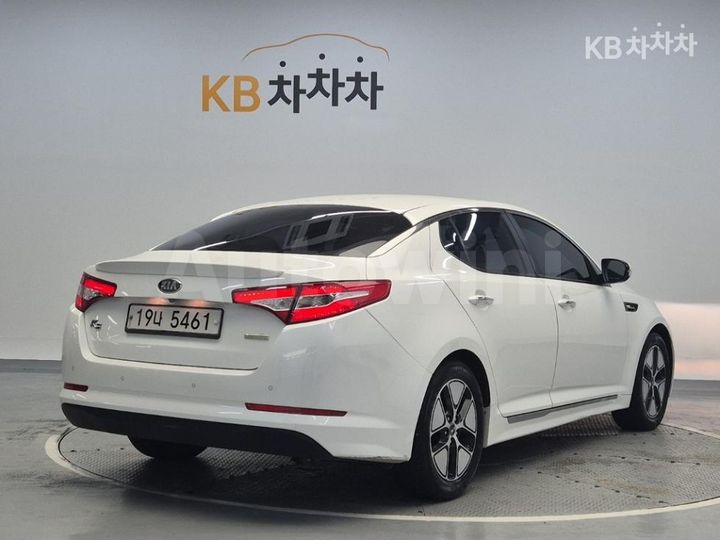 Kia K5 2013 KNAGN41CBDA021664 — 3