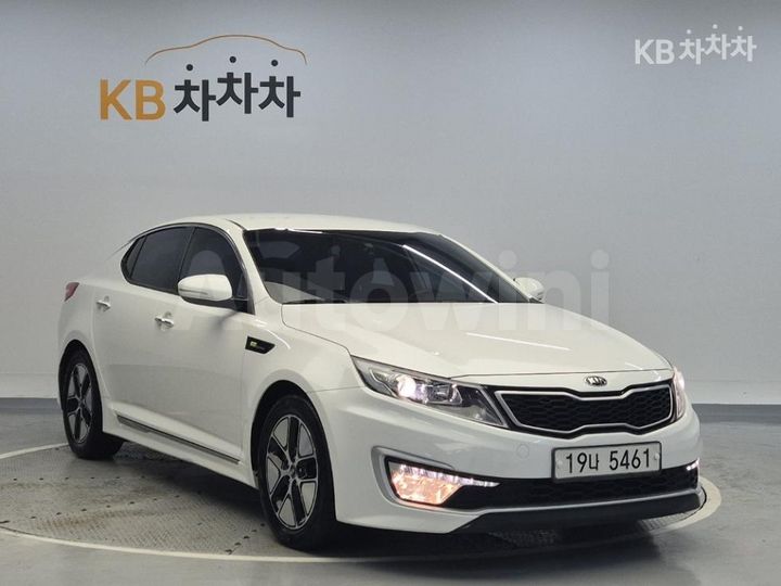 Kia K5 2013 KNAGN41CBDA021664 — 4