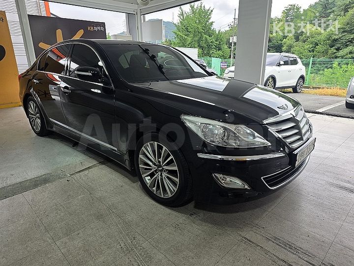 Hyundai Genesis 2013 KMHGA41BBDU224474 — 2