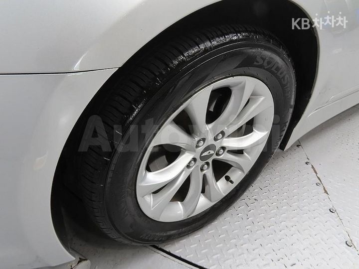 Hyundai Genesis 2013 KMHGA41BBDU220759 — 5