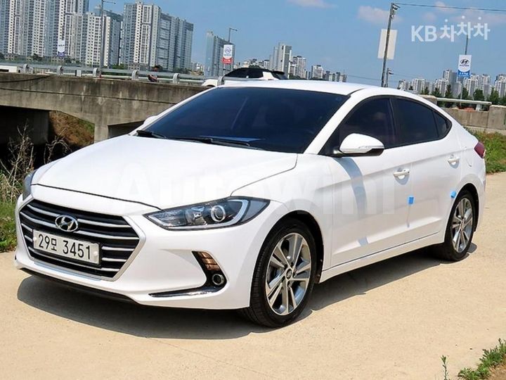 Hyundai Avante 2017 — 2