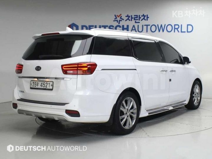 Kia Carnival 2019 KNAME81ABKS597429 — 2