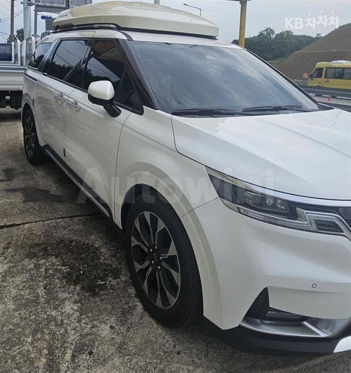 Kia Carnival 2021 KNANC81BBMS023178 — 3