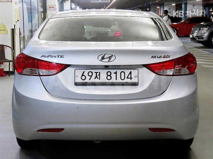 Hyundai Avante 2011 — 5