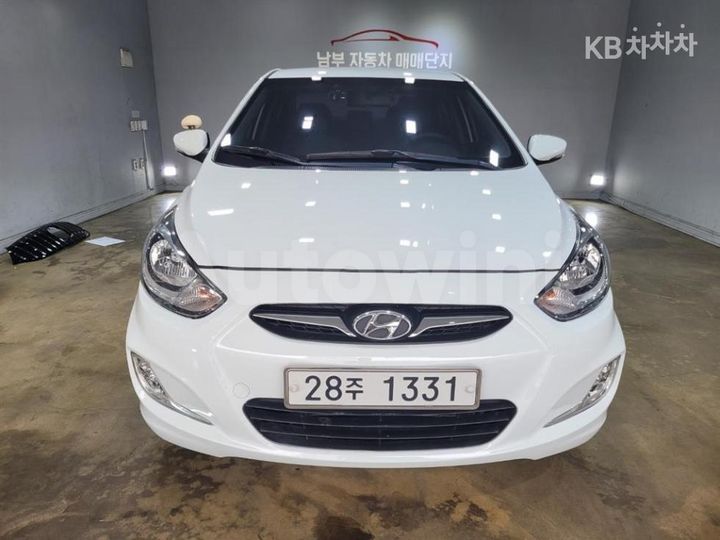 Hyundai Accent 2011 — 2