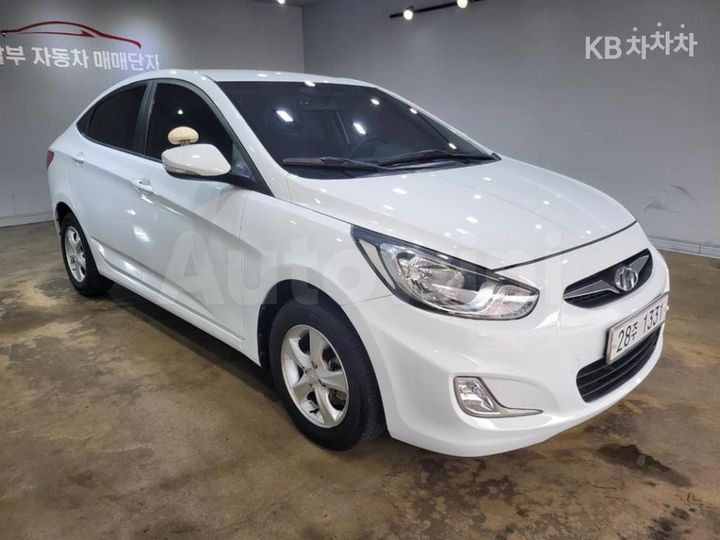 Hyundai Accent 2011 — 3