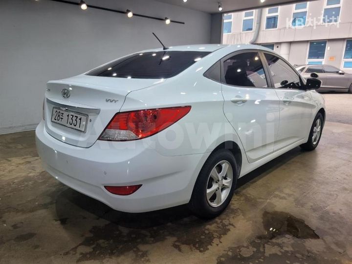 Hyundai Accent 2011 — 4