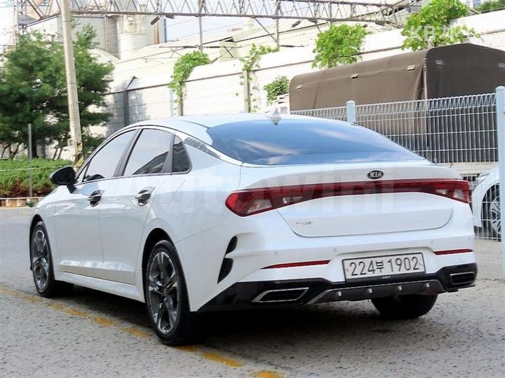 Kia K5 2021 KNAG341ABMA132800 — 3