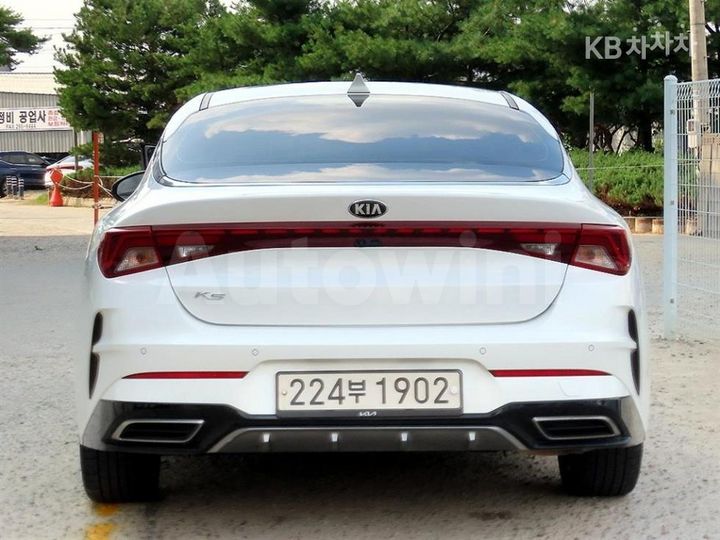 Kia K5 2021 KNAG341ABMA132800 — 4