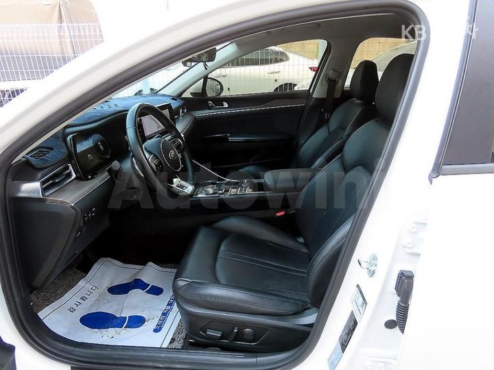 Kia K5 2021 KNAG341ABMA132800 — 5