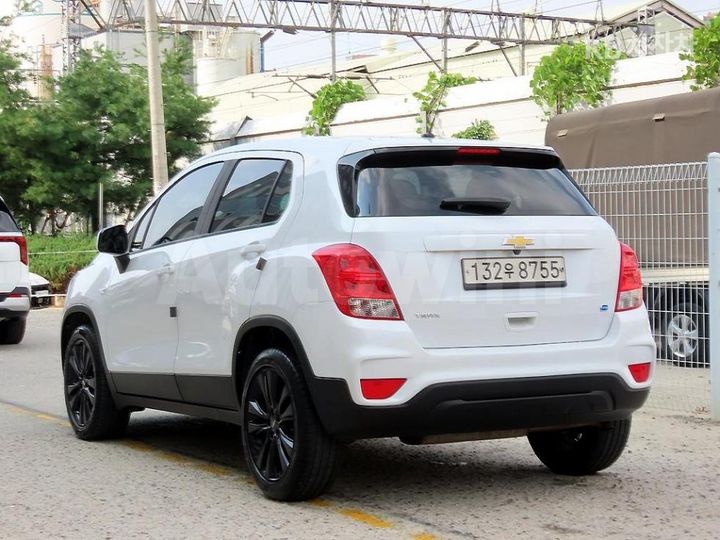 Chevrolet Trax 2017 KLABA76CDHB184181 — 3