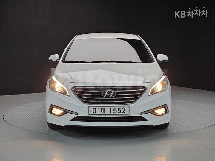 Hyundai Sonata 2017 KMHE241CBHA314655 — 2