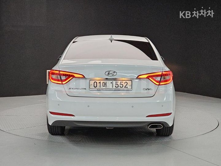 Hyundai Sonata 2017 KMHE241CBHA314655 — 3