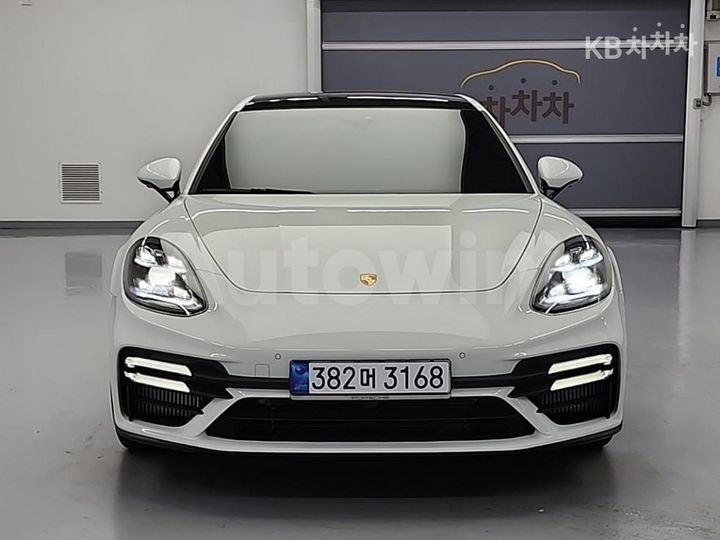 Porsche Panamera 2021 — 2