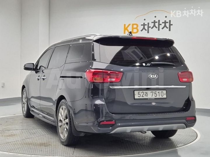 Kia Carnival 2019 KNAME81ABKS470073 — 2