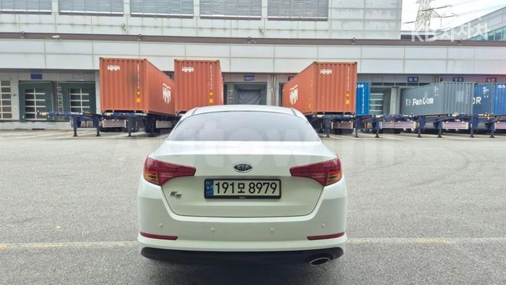 Kia K5 2011 KNAGN415BBA043671 — 5