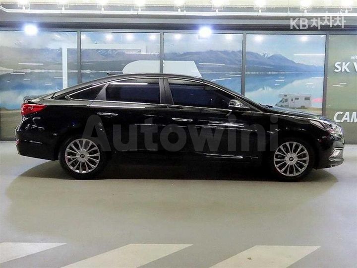 Hyundai Sonata 2017 KMHE341CBHA344975 — 3