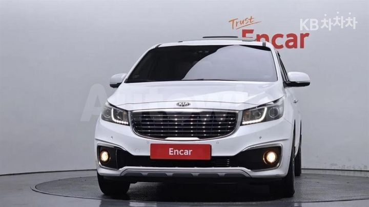 Kia Carnival 2018 KNAME81ABJS394915 — 3