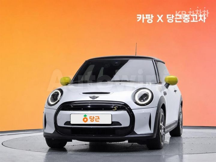 Mini Cooper 2024 WMW11DJ08R2U35869 — 2