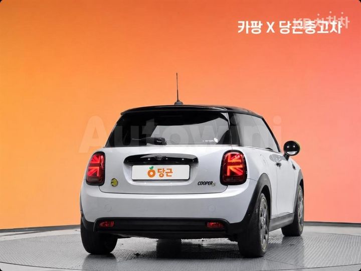 Mini Cooper 2024 WMW11DJ08R2U35869 — 4