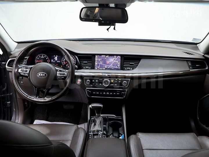 Kia K7 2018 KNALB415BJA143992 — 5