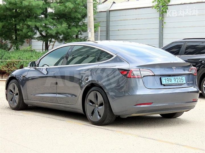 Tesla Model 3 2020 5YJ3E1EB5LF648647 — 3