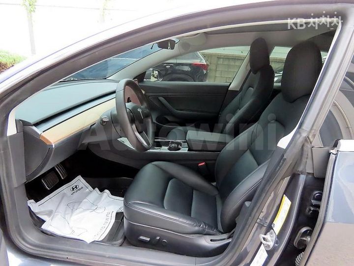 Tesla Model 3 2020 5YJ3E1EB5LF648647 — 5
