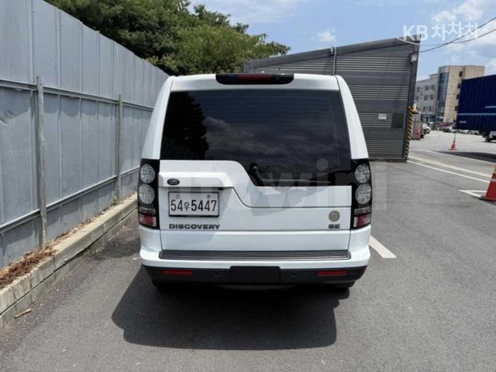 Land Rover Discovery 2016 SALLAAAG6GA823776 — 3